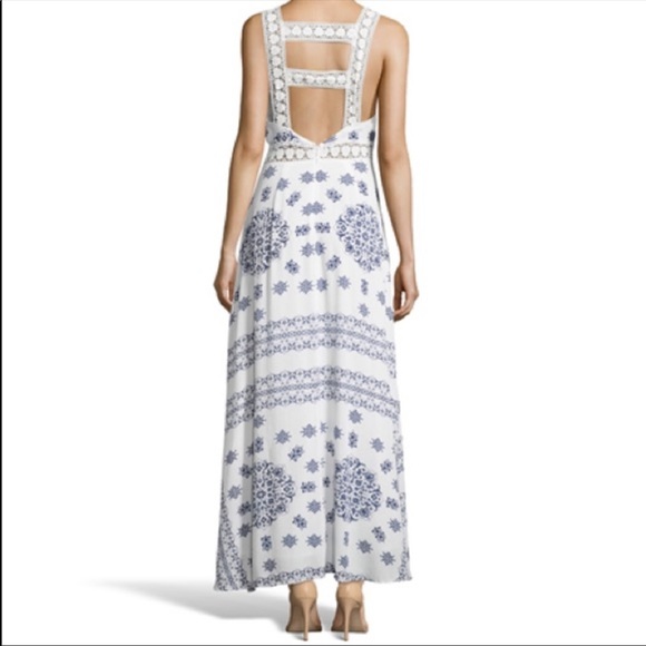 Romeo & Juliet Couture white & blue maxi dress. - Picture 2 of 9